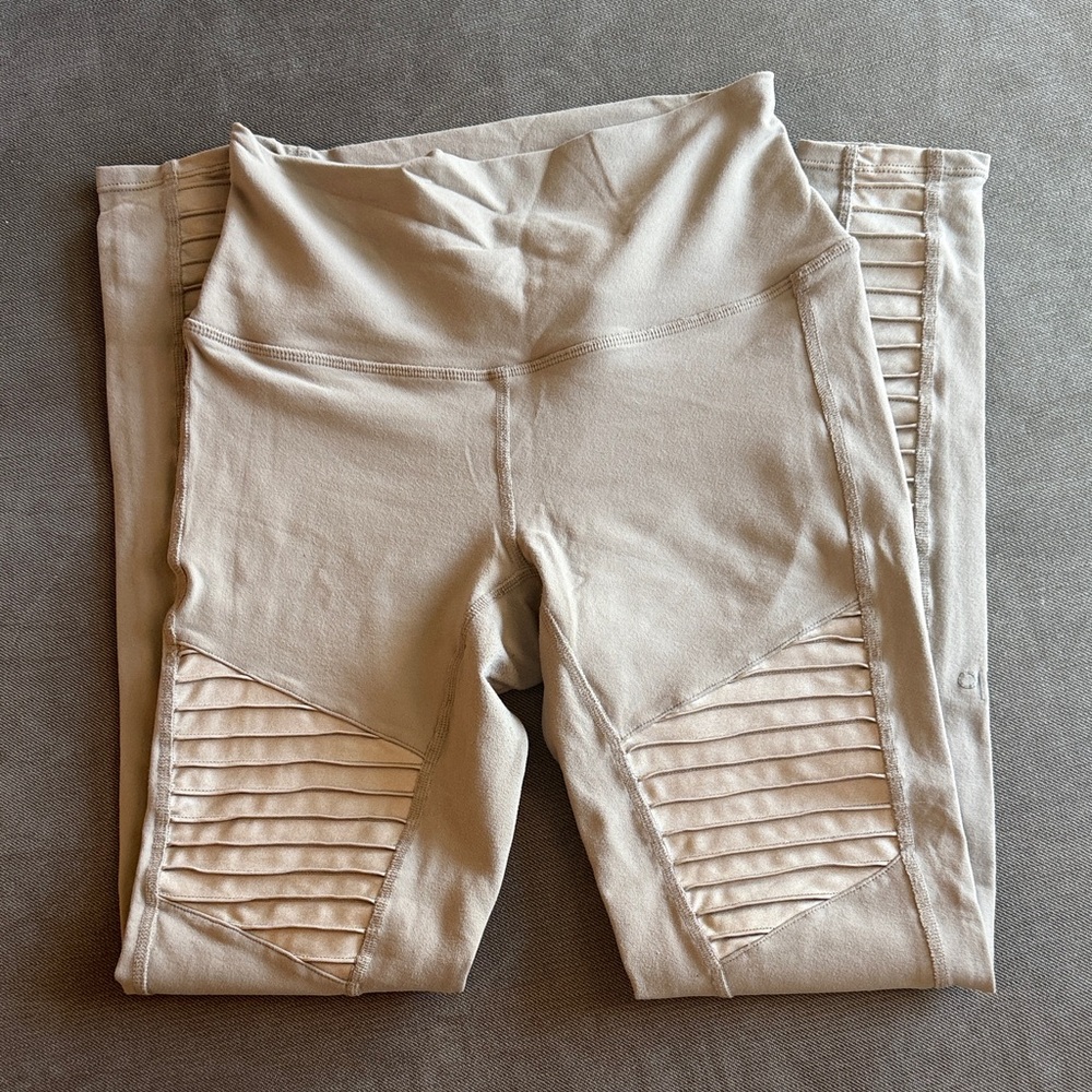 ALO Yoga Cream Leggings